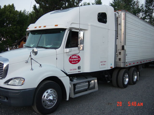  Freightliner CL12042ST-COLUMBIA 120