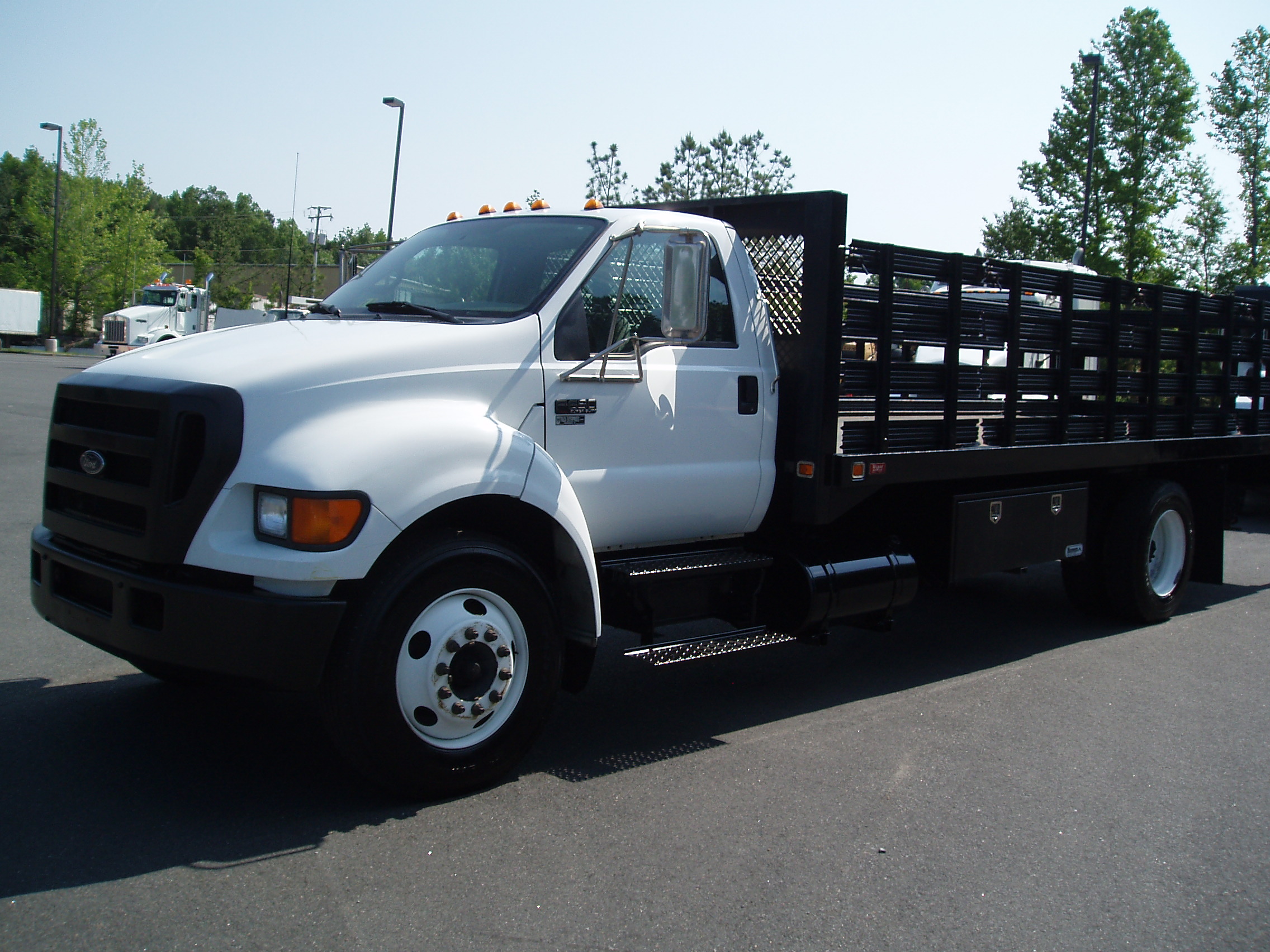 2004 Ford F650