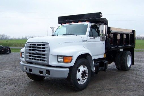 1999 Ford F800