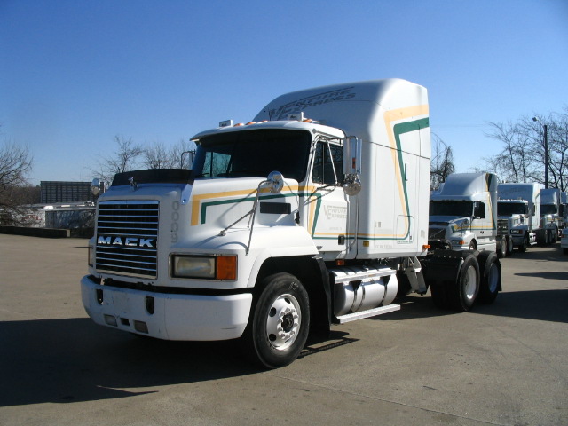Truck 2000 Mack CH613 For Sale